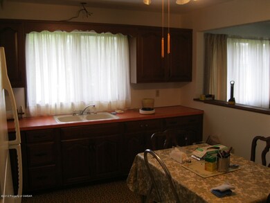 135 Frangorma Dr, Shavertown, PA 18708 - photo 5