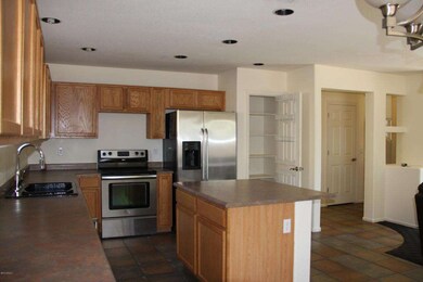 13918 N 176 Ln_Kitchen