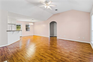 1060 Yaupon Cove Dr, Onalaska, TX 77360 - photo 5