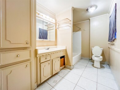 4926 Teton St, Houston, TX 77033 - photo 3