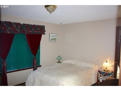 Bedroom, Primary