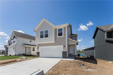 8716 SW Edgewater Dr, Blue Springs, MO 64064 - photo 2