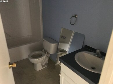 910 Bridge St, Lafayette, OR 97127 - photo 5