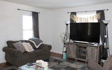 LIVING ROOM 3<|><|>