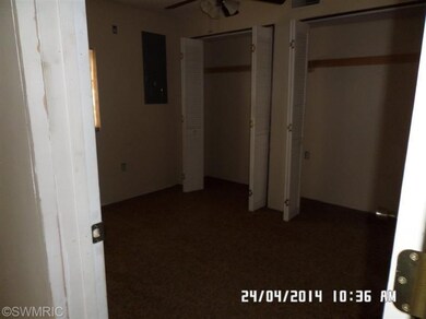 215 Locust St W, Three Oaks, MI 49128 - photo 3