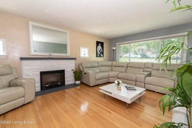 8220 Denise Dr, Louisville, KY 40219 - photo 7