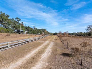 1015 NE Evergreen Ave, Pinetta, FL 32350 - photo 4