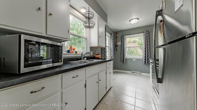 3419 Schlee St, Lansing, MI 48910 - photo 7