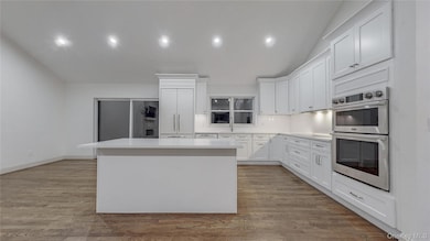 177 Red Creek Rd, Hampton Bays, NY 11946 - photo 3