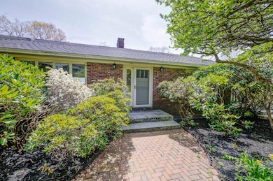 21 Ledge Rd