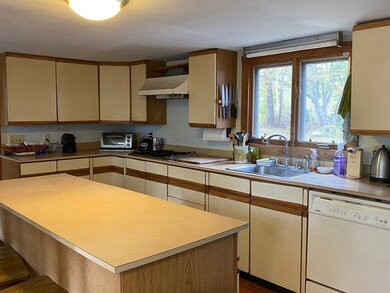 499 Drift Rd, Westport, MA 02790 - photo 5