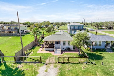 1307 S Live Oak St, Rockport, TX 78382 - photo 5