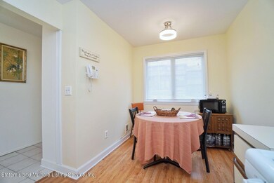 33 Stonegate Dr, Staten Island, NY 10304 - photo 5