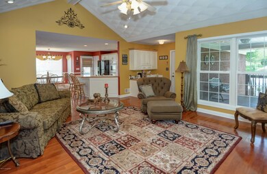 215 Wilkerson Dr, Mount Washington, KY 40047 - photo 7