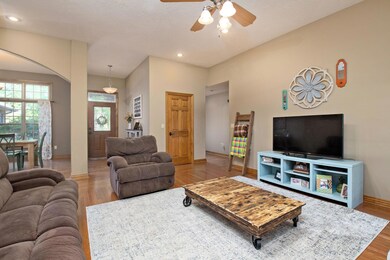 705 N Zion Way Nixa, MO 65714-10