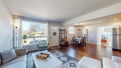 Note the beautiful hardwood floors!