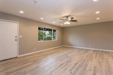 1733 E Dana-3