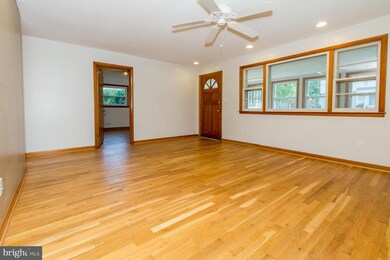 608 Washington Ave, Halethorpe, MD 21227 - photo 5