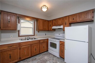 1000 E 19th St N, Newton, IA 50208 - photo 7