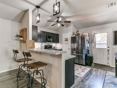 10144 Wimbledon Ct, Nichols Hills, OK 73120 - photo 6