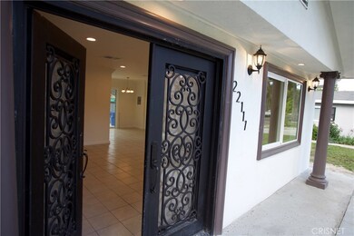 22111 Viscanio Rd, Woodland Hills, CA 91364 - photo 4