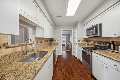 14169 Misty Meadow Ln, Houston, TX 77079 - photo 6