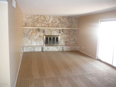 SPACIOUS FAMILY ROOM