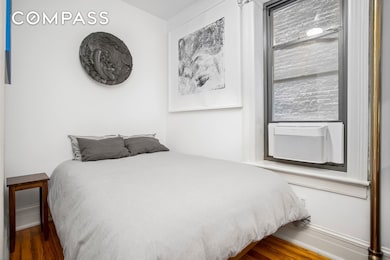 231 W 21st St unit 1M, New York, NY 10011 - photo 7
