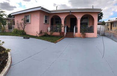 Front/Circular Driveway
