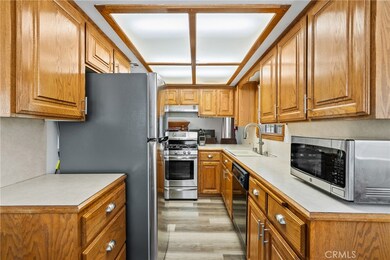 28938 Morningside Dr, Castaic, CA 91384 - photo 6