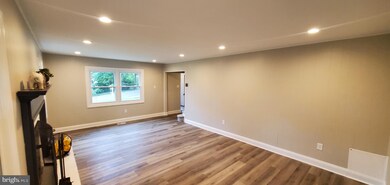 12700 Crimson Ct, Bowie, MD 20715 - photo 3