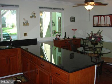 1457 Greenmont Ct, Reston, VA 20190 - photo 4