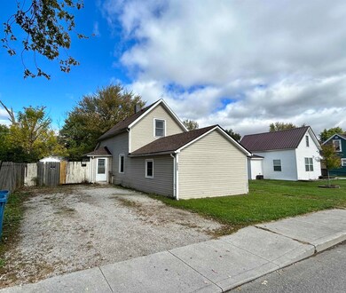 211 E Spring St, Bluffton, IN 46714 - photo 2