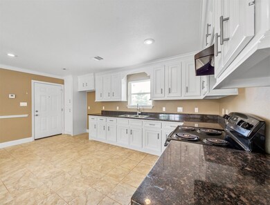 8221 Brockton St unit A, Houston, TX 77017 - photo 4