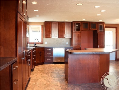 121 W Southern Ave, Plentywood, MT 59254 - photo 6