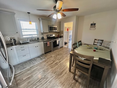 20 Glenfield Ave, Stratford, CT 06614 - photo 5