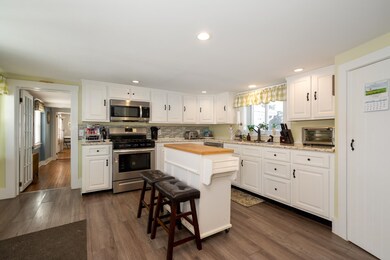 Charming Country Kitchen