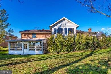 2912 Shanandale Dr, Silver Spring, MD 20904 - photo 2