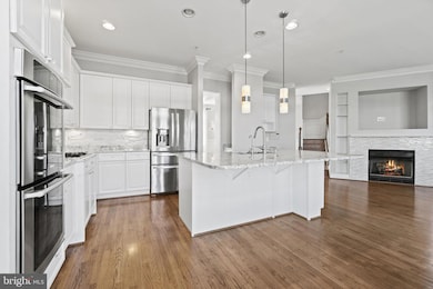 12168 Chancery Station Cir, Reston, VA 20190 - photo 4