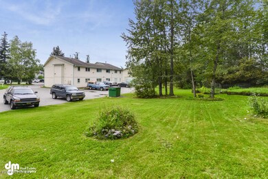 Rear Garden Area and Park Setting!