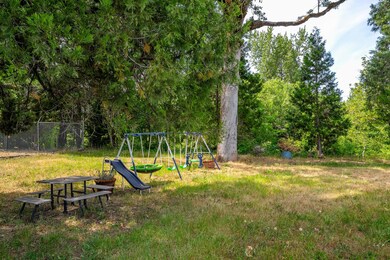 110 Hogue Dr, Selma, OR 97538 - photo 4