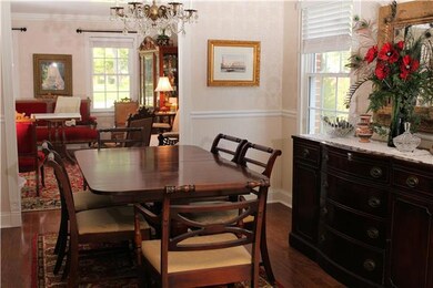 Formal Dining, Great for dinner parties