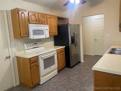 1232 W Los Angeles Cir, Broken Arrow, OK 74011 - photo 7