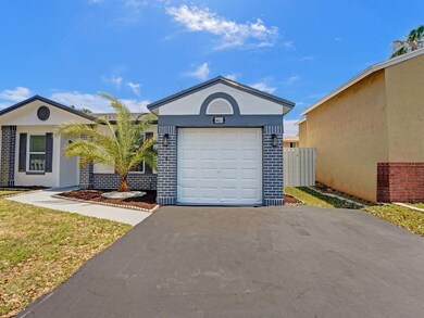 14611 N Beckley Square, Davie, FL 33325 - photo 2