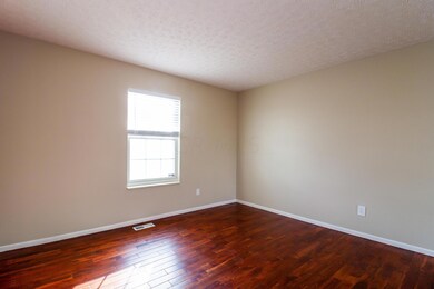 2279 Golden Leaf Ln, Columbus, OH 43223 - photo 5