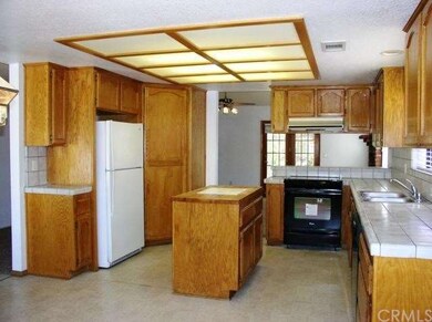 18170 Country Glen Ln, Victorville, CA 92395 - photo 5