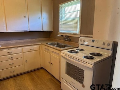 930 E 8th St, Tyler, TX 75701 - photo 5