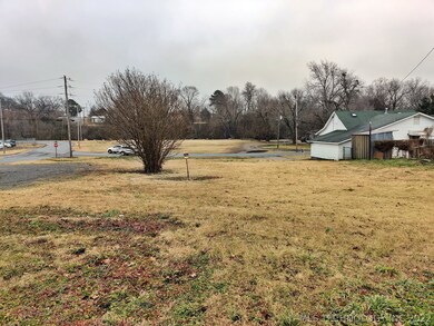 609 S Muskogee Ave, Tahlequah, OK 74464 - photo 2