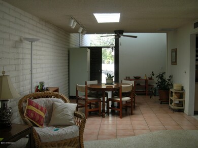 Dining Room , Entry