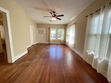 1031 Peddie St, Houston, TX 77009 - photo 6